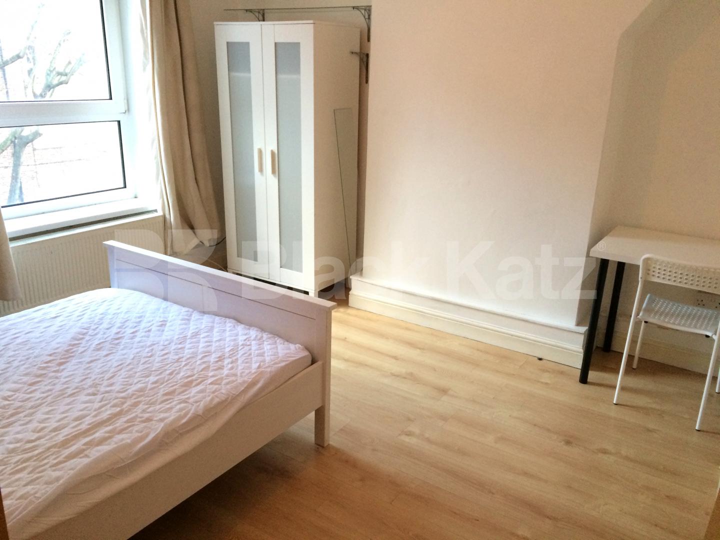 			LET, 2 Bedroom, 1 bath, 1 reception Apartment			 East Street , Elephant and Castle
